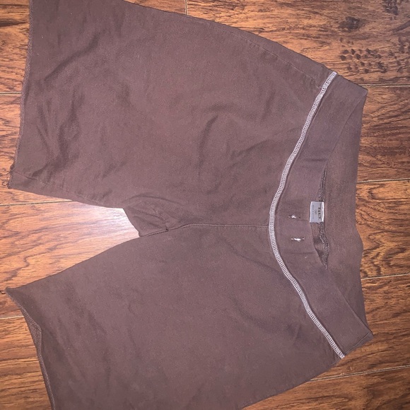 Super comfortable brown TILT shorts - Picture 2 of 3
